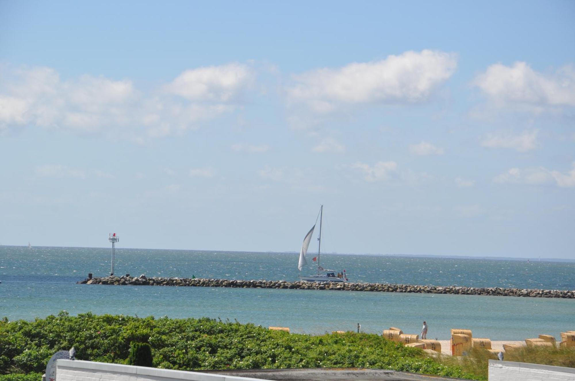 "Mit Ausblick"-Uneingeschraenkter Meerblick Burgtiefe auf Fehmarn Kültér fotó